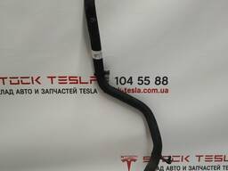 2Трубка дренажная панели стеклоомывателя Tesla model X 1036247-00-D