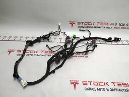 Электропроводка двери передней правой Tesla model S 1004424-00-M