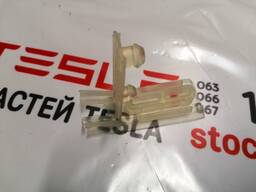 Изолятор силиконовый листа защитного металлического корпуса основной батареи Tesla model X