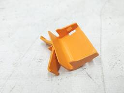 Крепление шины высоковольтной основной батареи Tesla model 1097358-00-E