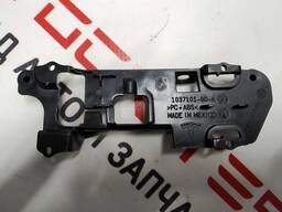 Кронштейн крепления блока управ. стеклоподъёмниками и зеркалами водительской двери Tesla m