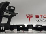 Кронштейн облицовки стойки B верхний левый Tesla model X 1056079-00-E - фото 2