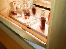 Мини Бар электро-механический с дистанционным управлением.