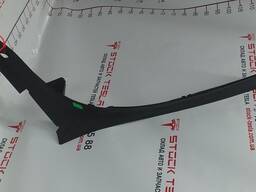 Облицовка проема багажника правая с повреждением Tesla model X 1047321-00-E