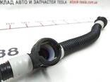 Патрубок системы охлаждения основной батареи правый RWD Tesla model 3 model Y 1077576-00-E - фото 2