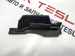 Резинка уплотнительная дверная левая Tesla model S, model S REST 1039364-00-A
