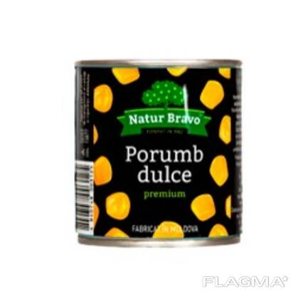 Сладкая кукуруза, консервированный зелёный горошек.