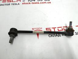 Стойка стабилизатора переднего правая Tesla model 3 1044396-00-D