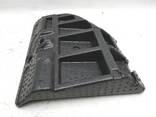 Упор ног коврового покрытия переднего пассажирского (пенопласт) Tesla model 3 1127284-00-D