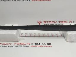 Задний молдинг (плавник) защиты двигателя правый длинный Tesla model S 6008187-00-D